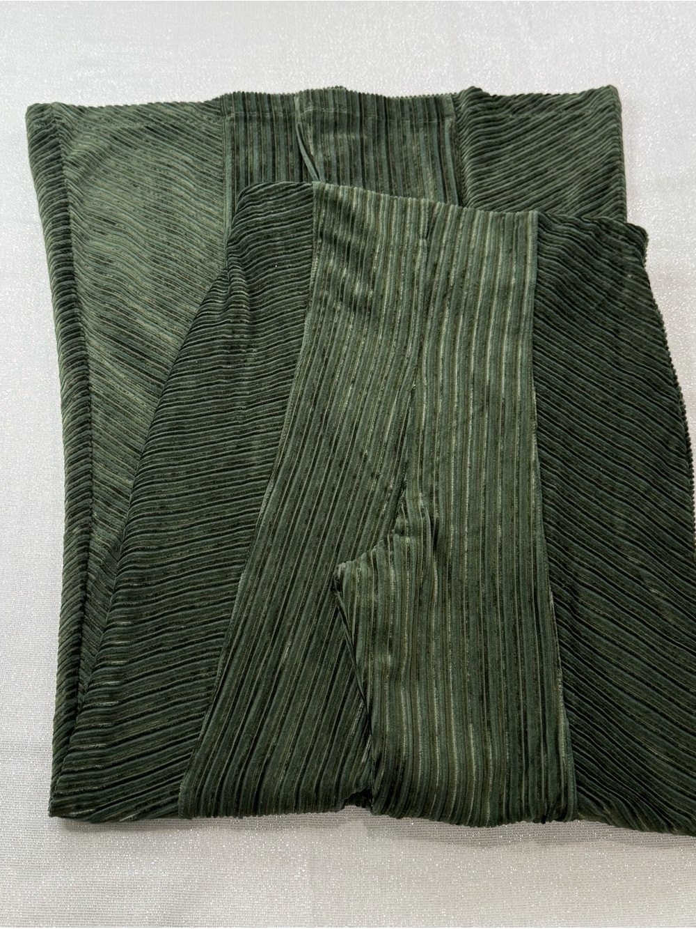 Free People Slim Pull-On Velvet Flare Trousers Ribbed Forest Green Pants Size M - Picture 7 of 7